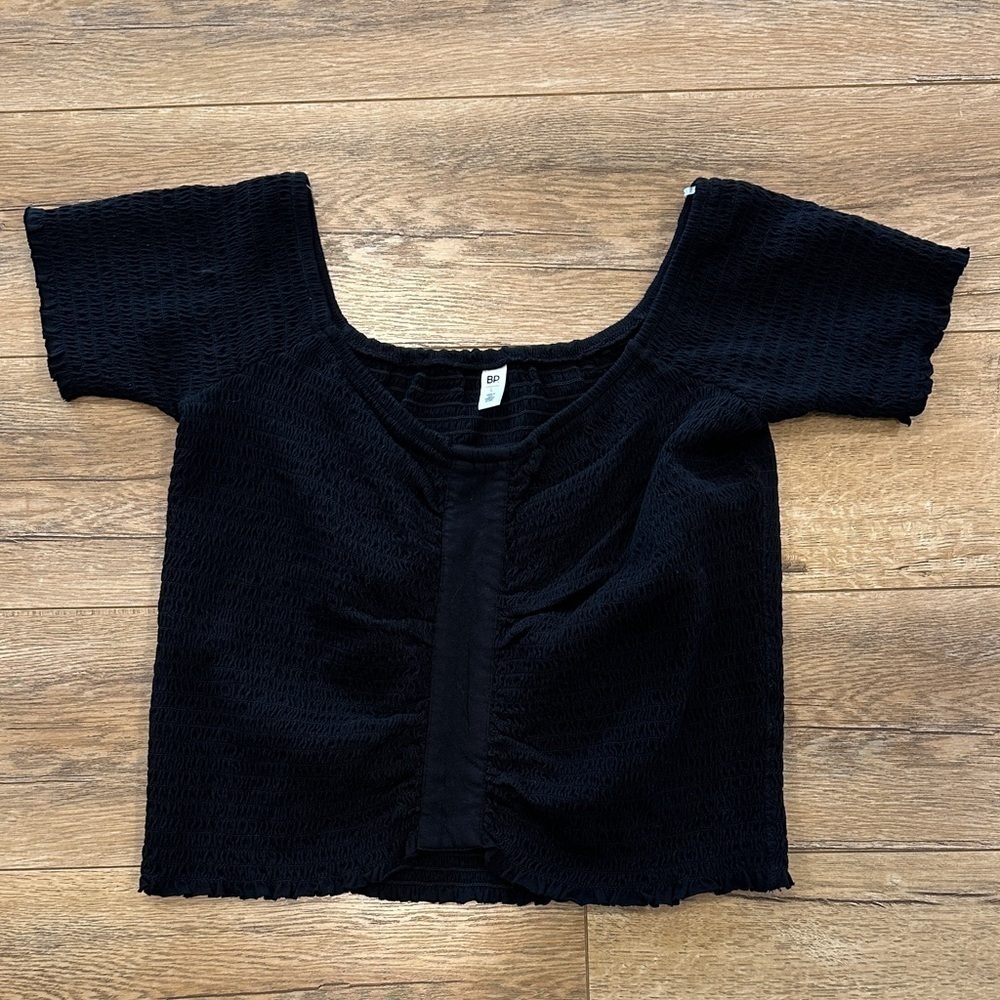 Brass Plum Black Textured Short Sleeve Cropped Top